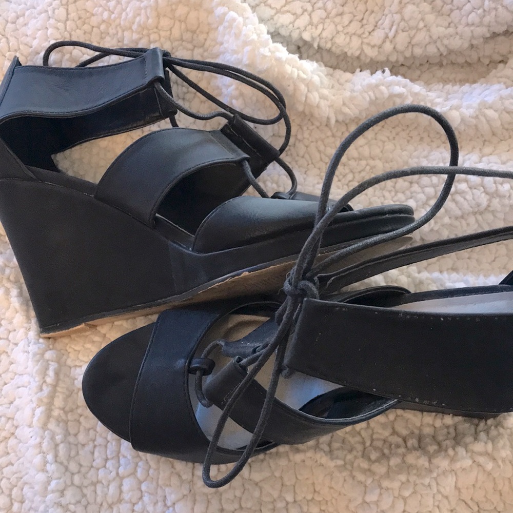 Beautiful black wedges with a sexy tie front!! Michael Antonio, size 9
